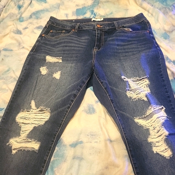 Pants - Picture 2 of 3